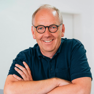 Dr. Bernhard Nadenau